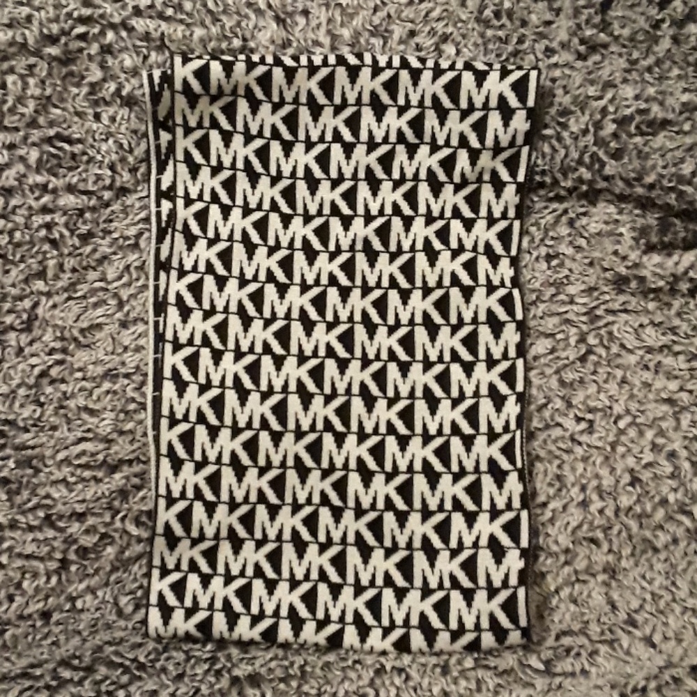 COPY - MK Infinity scarf